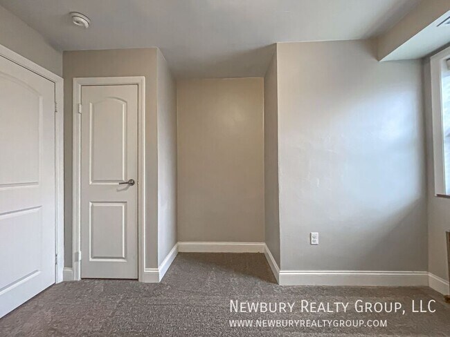 Building Photo - 104 W Steuben St