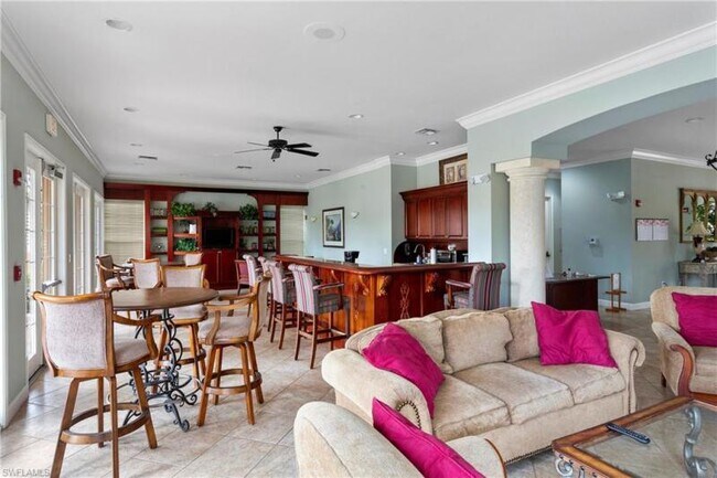 Building Photo - 1865 Florida Club Dr