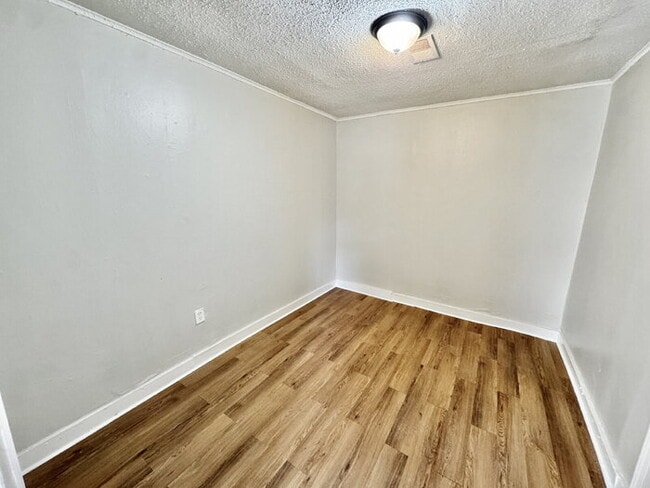 Building Photo - 2603 Carnes Ave