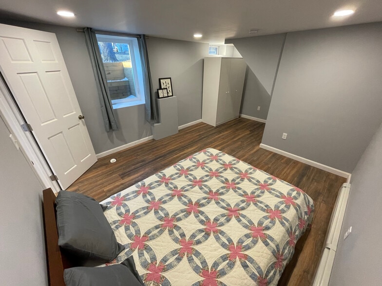 Building Photo - 24 Epworth St