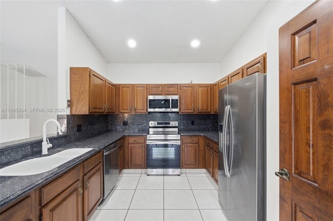 Building Photo - 676 NW 107th Ln