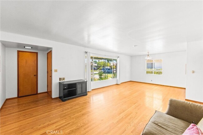 Building Photo - 454 N Shattuck Pl