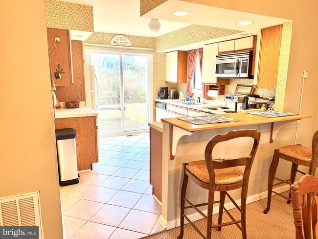 Building Photo - 102 Jl Thompson Dr