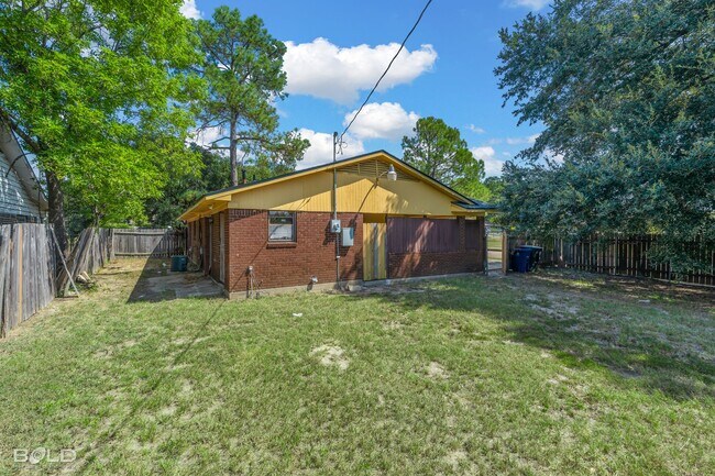 Building Photo - Check Out this 3 Bed 1.5 in Shreveport!
