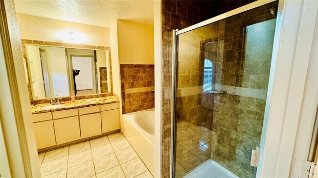 Building Photo - 15128 Elstree Dr