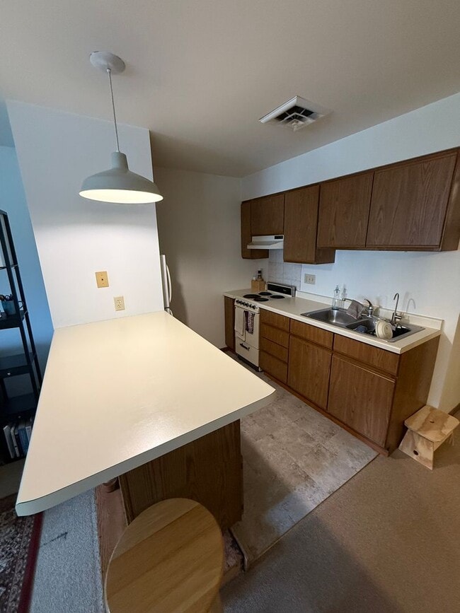 Building Photo - 1302 Mound St