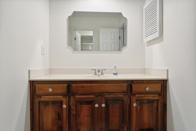 Building Photo - 258 Archer's Mead