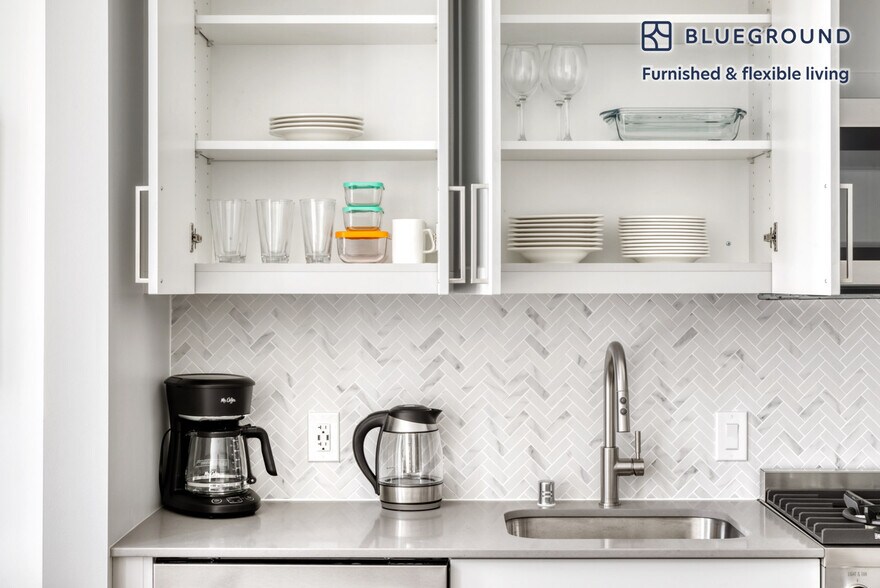 Building Photo - 704 Spring St