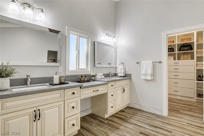 Building Photo - 5353 Dorrell Ln