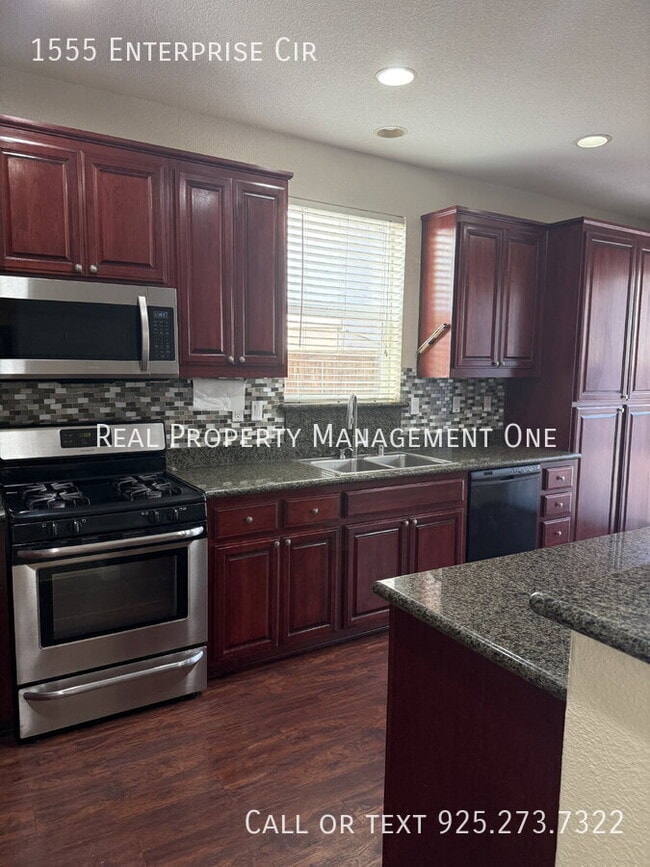 Building Photo - 1555 Enterprise Cir