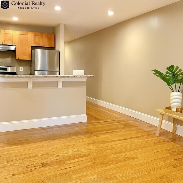 Building Photo - 72 Egmont St