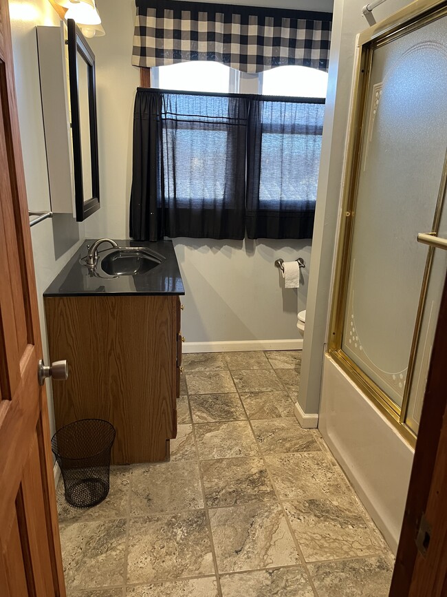 Building Photo - 604 S Washington St