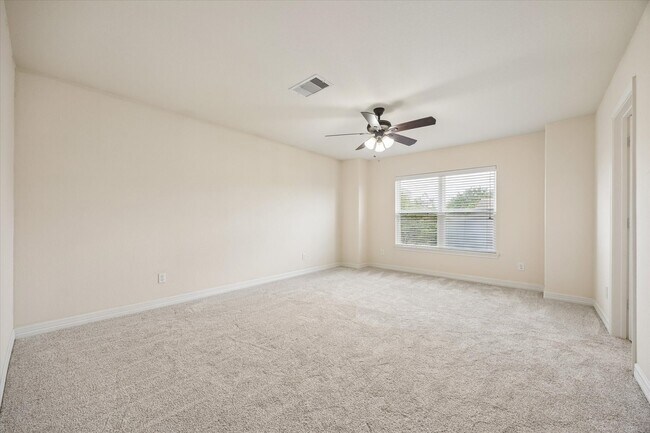 Building Photo - 10108 Hidden Creek Falls Ln