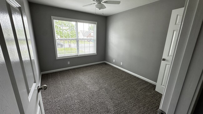 Building Photo - 3541 Sandpiper Dr