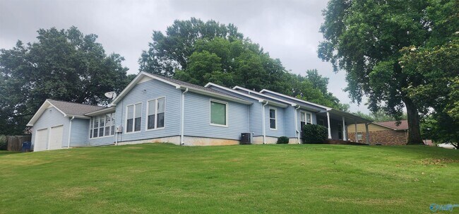 Building Photo - 1006 Wood Cir