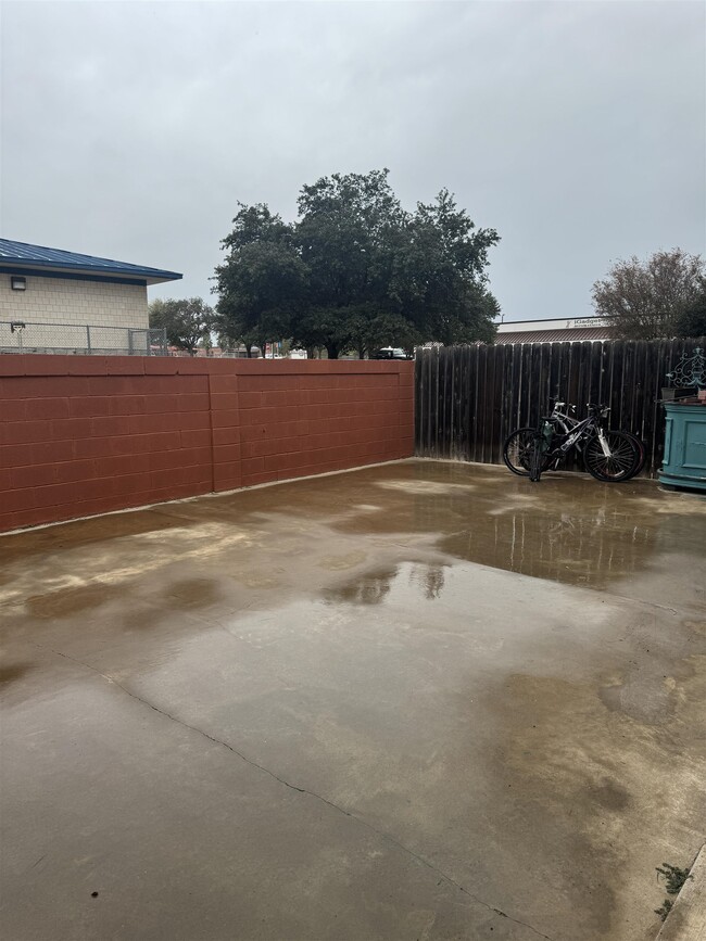 Building Photo - 9903 Crystal Ct