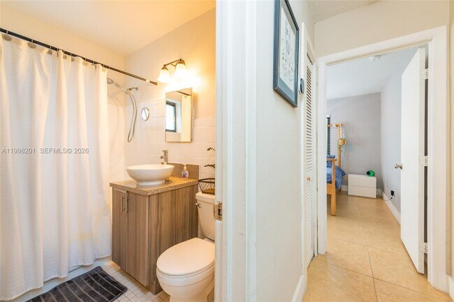 Building Photo - 2925 NW 11th Ave