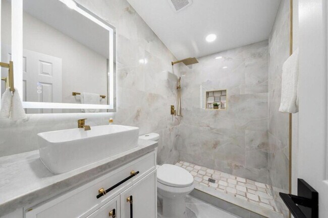 Building Photo - 13824 Powers Rd