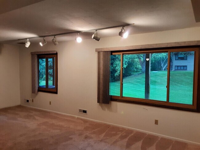 Building Photo - 1386 Arden View Dr