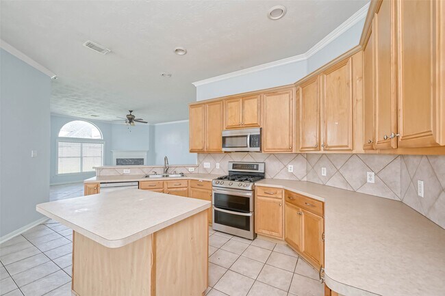 Building Photo - 6427 Stone Landing Ln