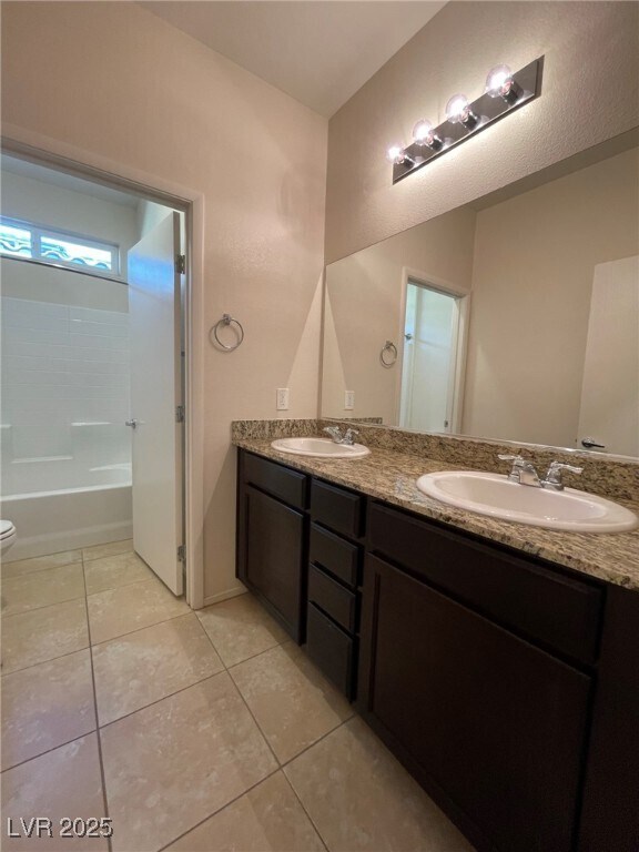 Building Photo - 2124 Del Aqua Ave