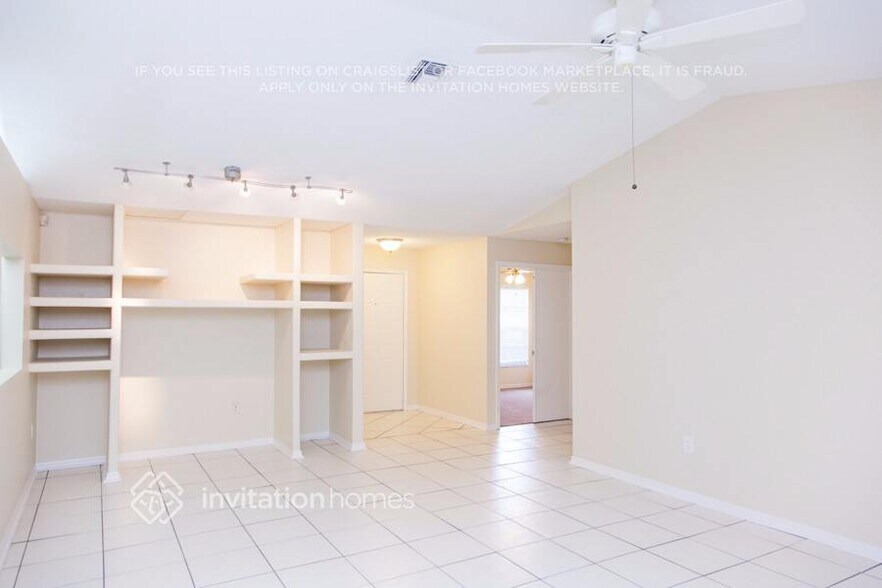 Building Photo - 7814 34th Ct E