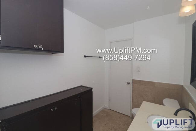 Building Photo - 1225 Capistrano Ave