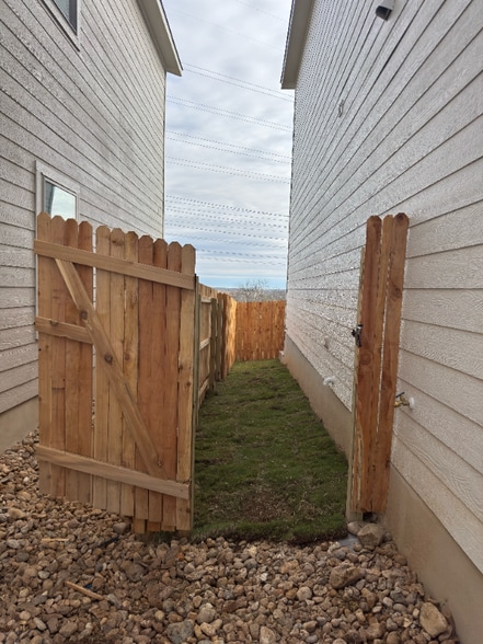 Building Photo - 7114 Magnolia Pass