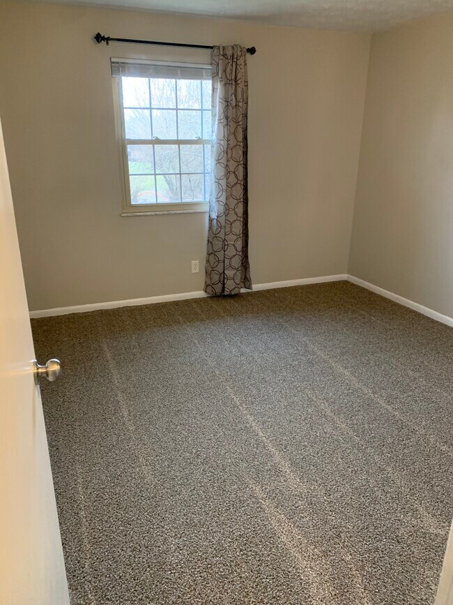 Building Photo - 1424 Town Hall Rd