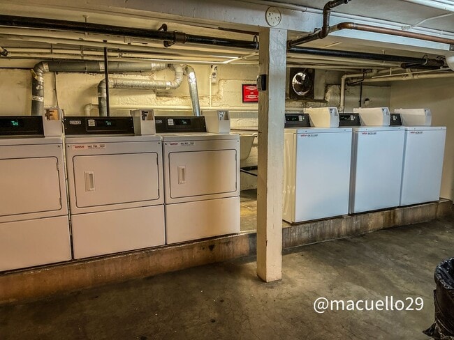 Interior Photo - 636 Chestnut Avenue