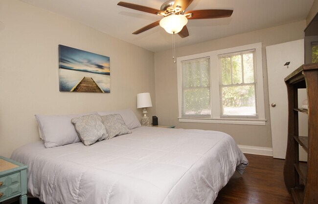 Building Photo - 37 Magnolia Ave SE