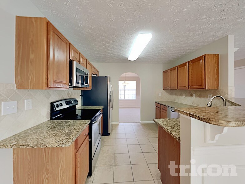 Building Photo - 6469 Snowden Dr