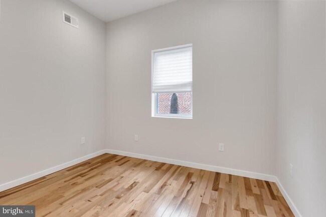 Building Photo - 2039 E Letterly St