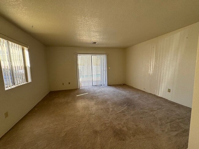 Building Photo - 2Br 2Ba Condo McCormick area w/Garage, Pool