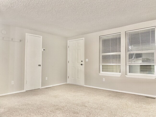 Building Photo - 5155 Quinella Ct