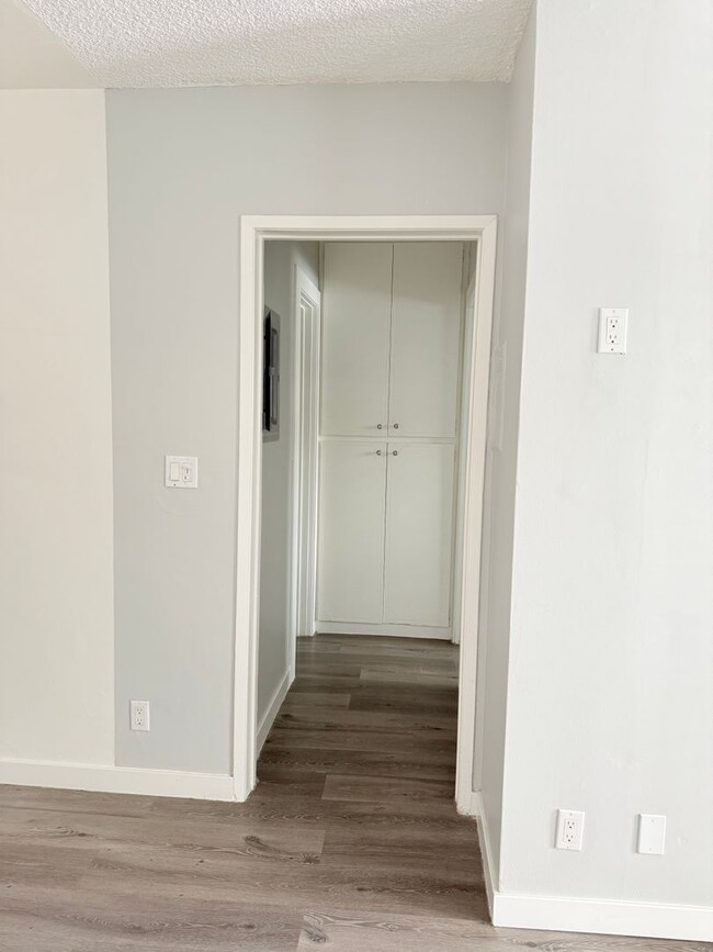 Building Photo - Beautiful 1 bedroom 1 bath!!! Must see! Mo...