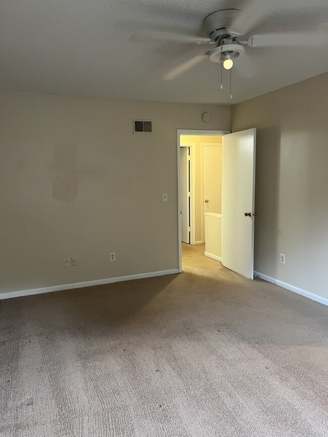 Building Photo - 111 Timber Ln