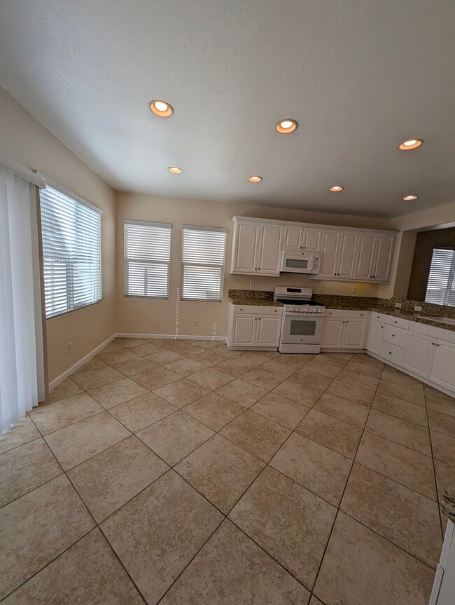 Building Photo - 1468 Burns Ln