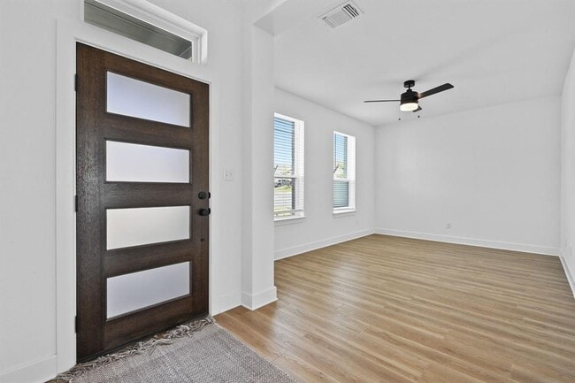 Building Photo - 115 Bamboo Dr