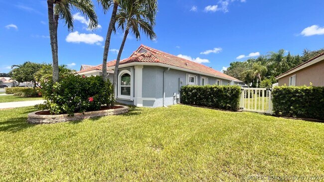 Building Photo - 1627 Oak Berry Cir