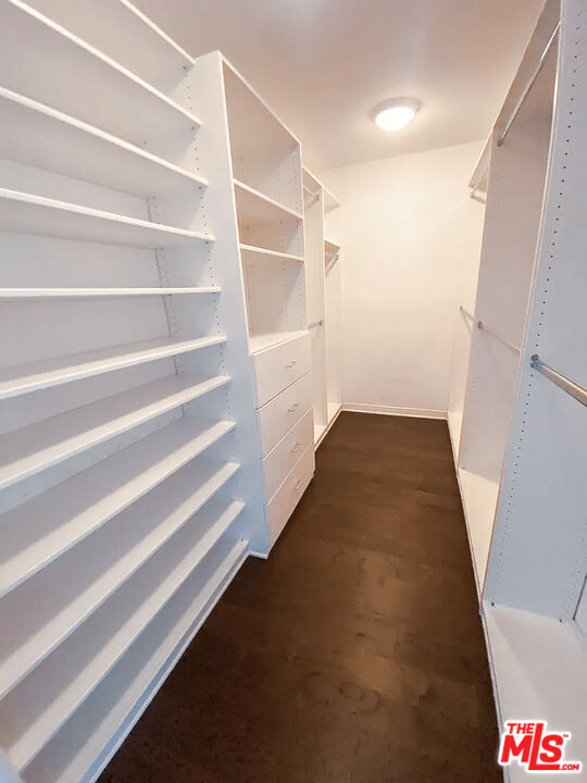 Building Photo - 5200 White Oak Ave