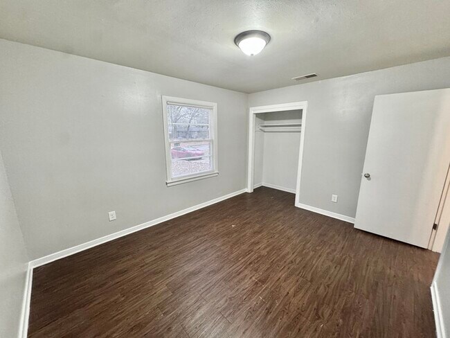 Building Photo - 1754 Danville Rd