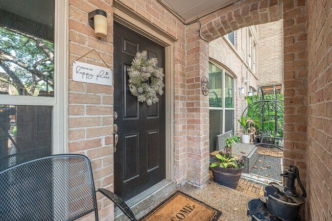 Building Photo - 4641 Wild Indigo St