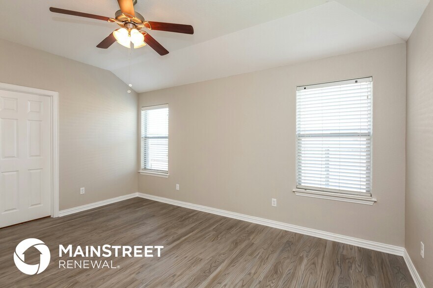 Building Photo - 3428 Heatherbend St