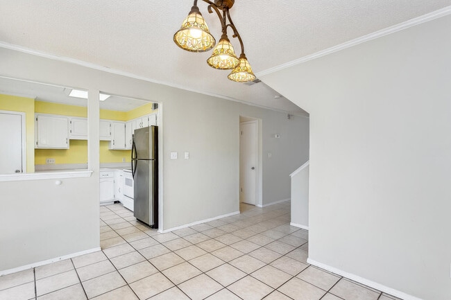 Building Photo - 4606 Lennox Pl