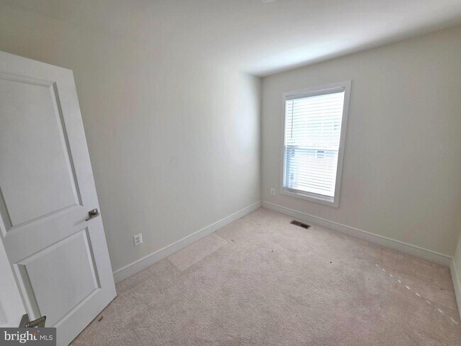 Building Photo - 4254 Frost St