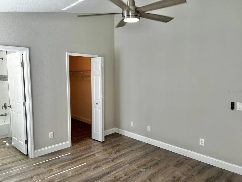 Building Photo - 3420 Broken Bow Dr