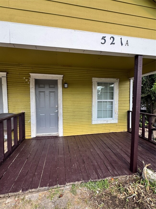 Building Photo - 521 Rosamond St