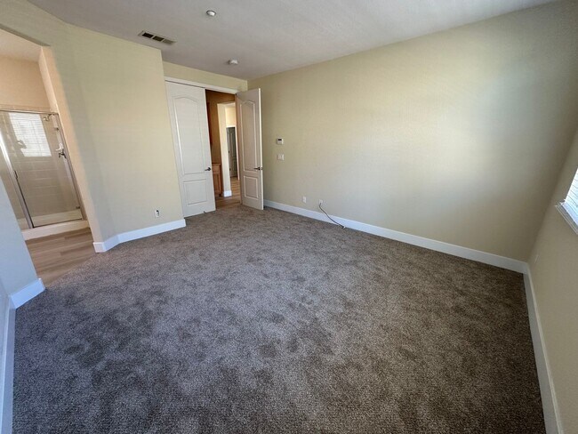 Building Photo - 2397 Tamalpais Ave
