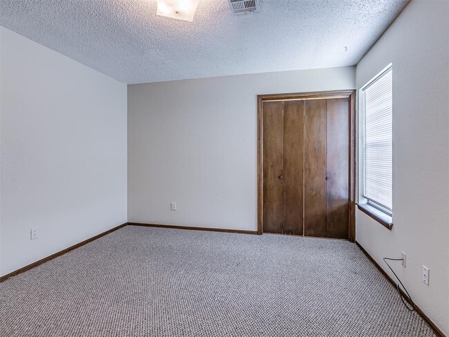 Building Photo - 6101 Gaelic Glen Dr
